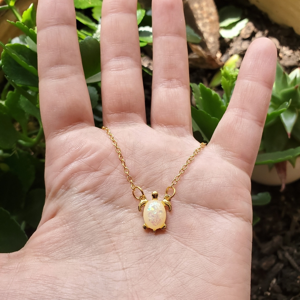 NWOT Gold Triplet Opal Turtle Necklace - Picture 5 of 15